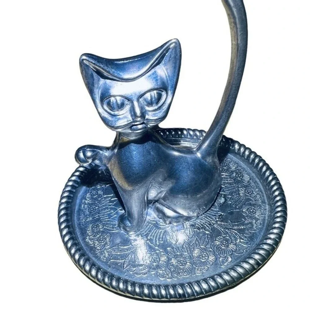 The Unbranded Brand vtg silver